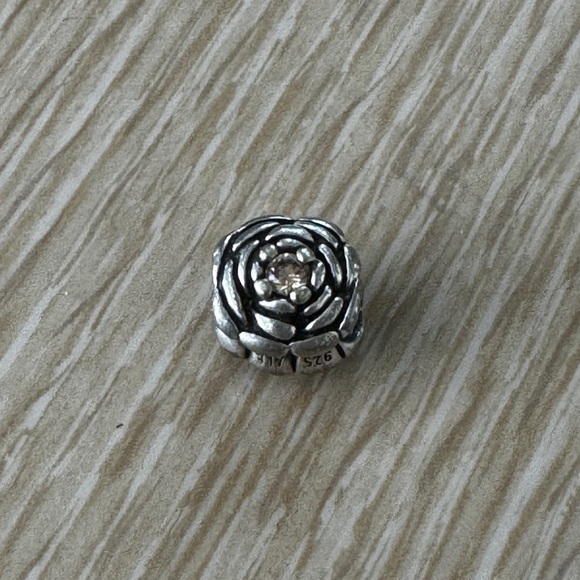 Pandora flower charm - Picture 4 of 5
